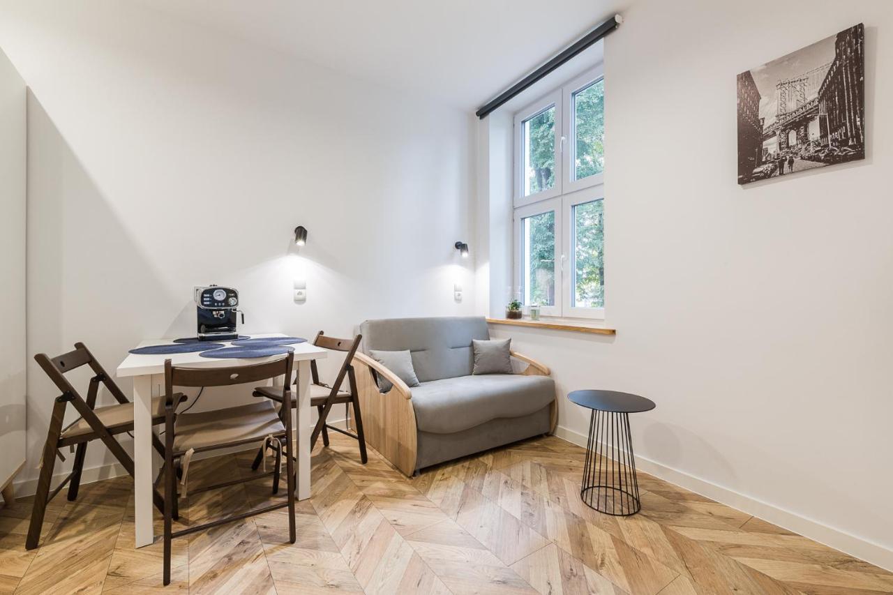 레스코 Apartament Na Plantach 아파트 외부 사진